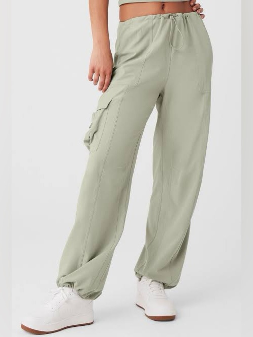 Alo Yoga - Megastar low rise cargo trousers in Limestone / XXS